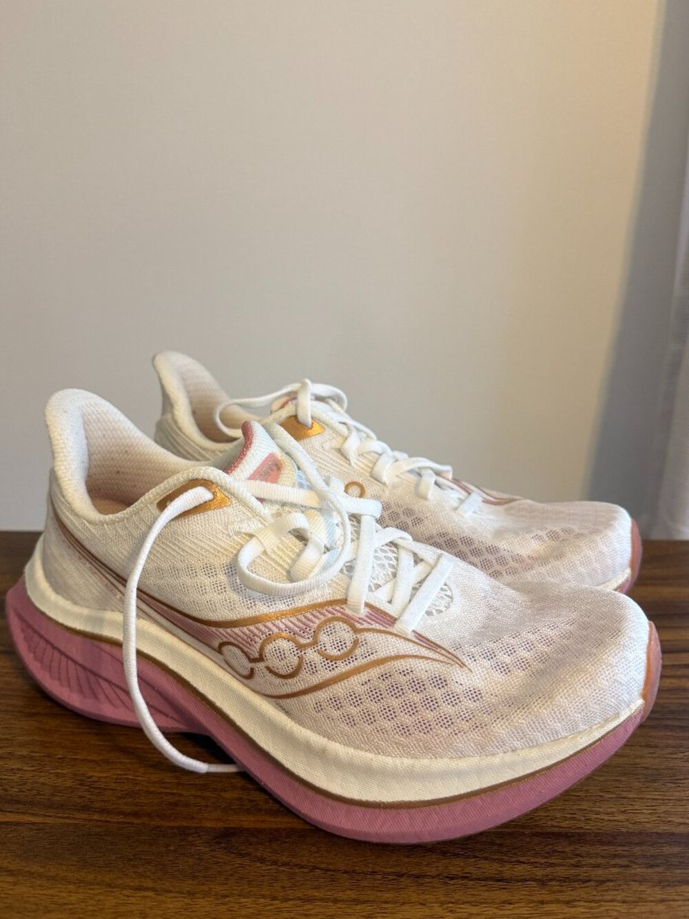 Women's Saucony Endorphin Speed 5 size 8 B (Regular width)